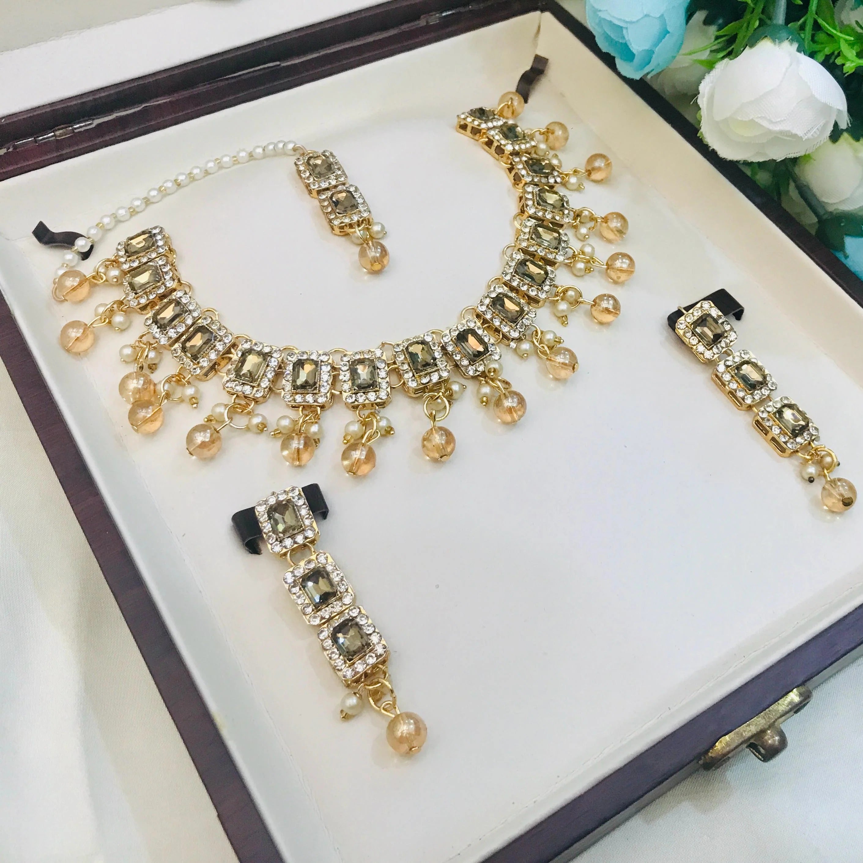 ZOHA SET (Golden) (Black)