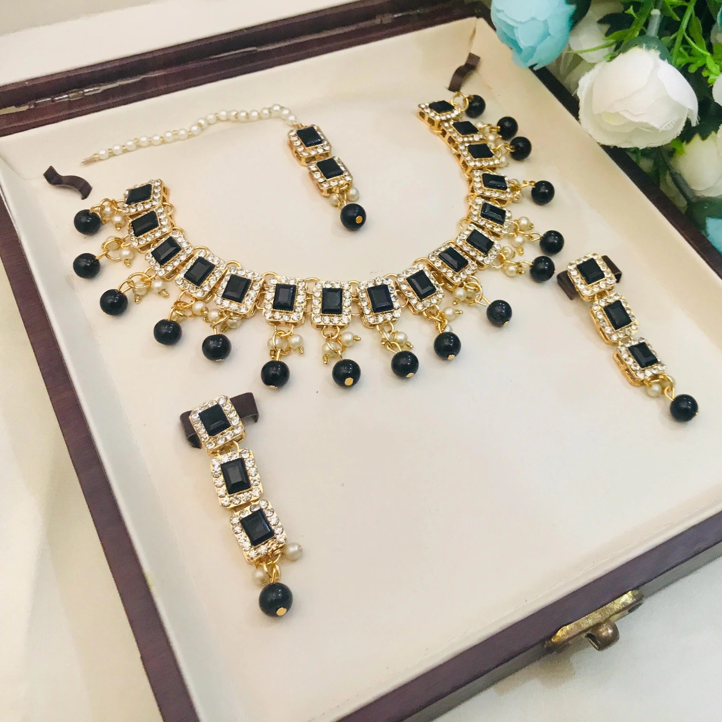 ZOHA SET (Golden) (Black)